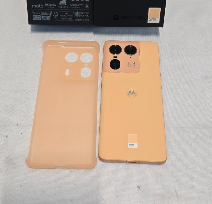 Motorola Edge 50 Ultra 5G XT2401-1 16GB + 1TB Unlocked Peach Fuzz