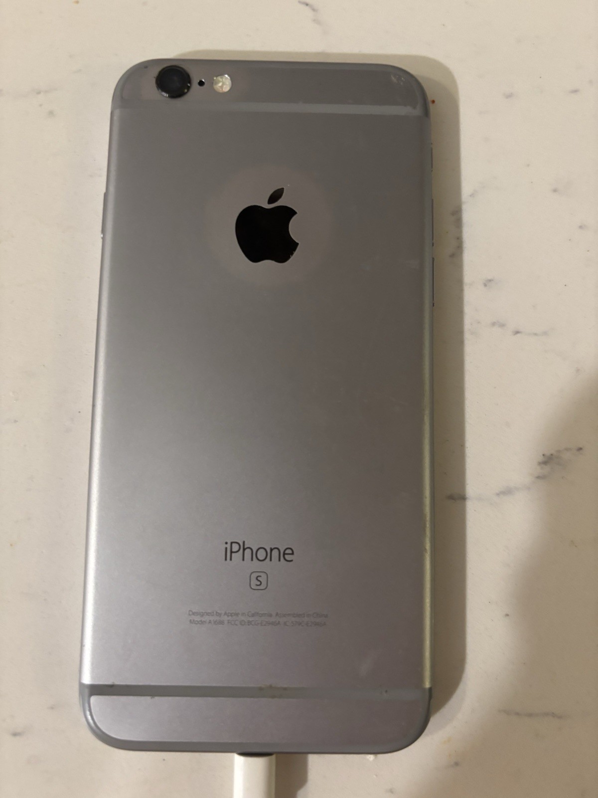 Apple iPhone 6s 32GB Gray iOS 15.8.2 Retina Display 12MP Camera Smartphone