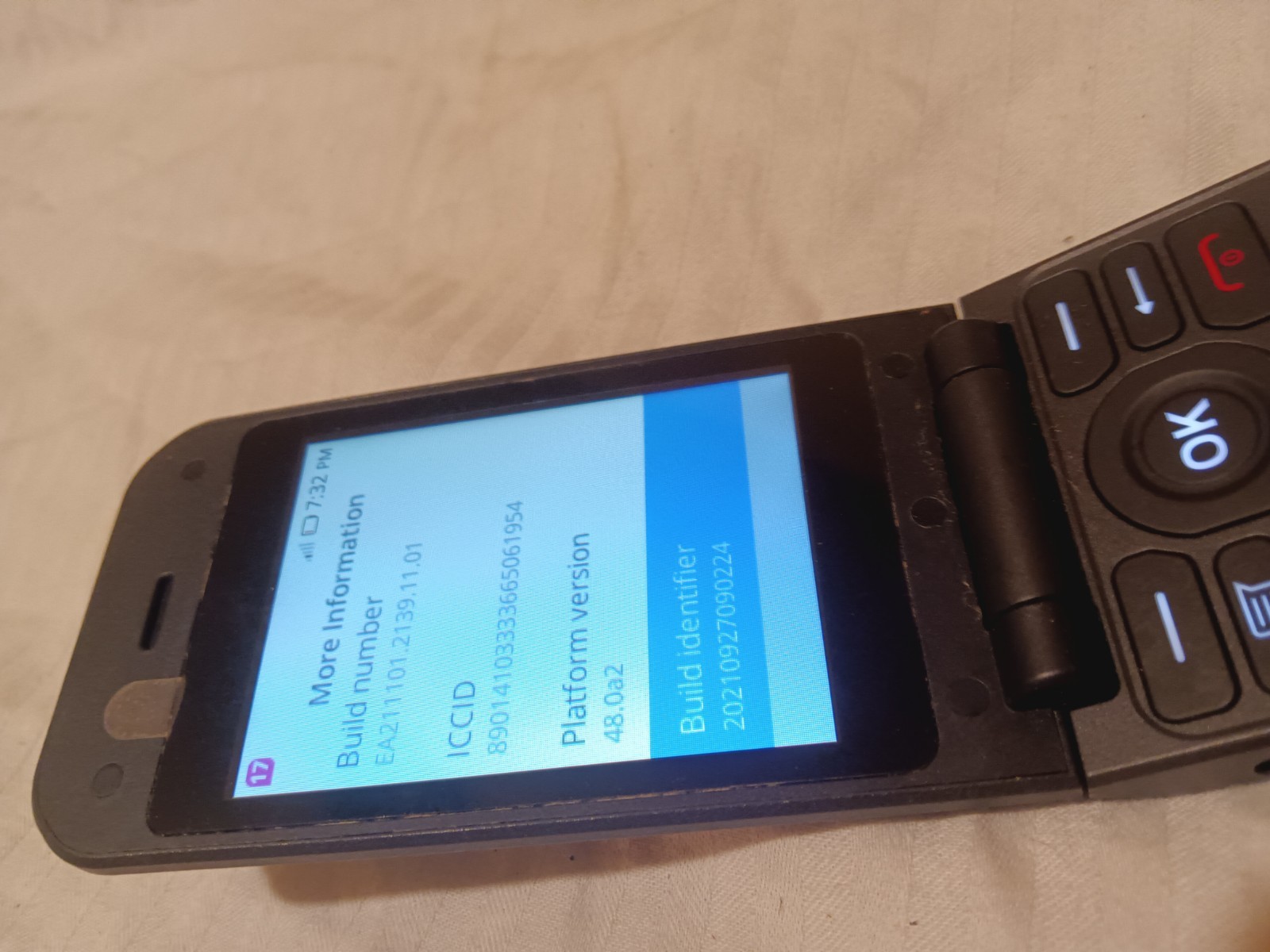 AT&T Cingular Flex 2 U1030AA Prepaid 4G LTE Flip Phone, 2MP, Android, Navy