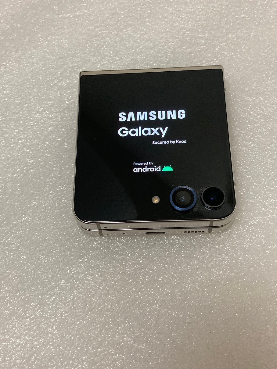 Samsung Galaxy ZE Flip 5 SM-F731U 256GB