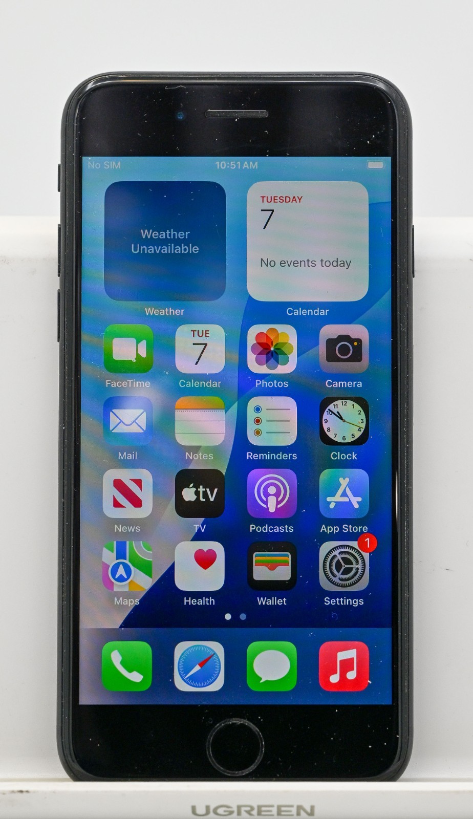 Apple iPhone SE A2275 (MHG43LL/A) 64GB – No SIM restrictions