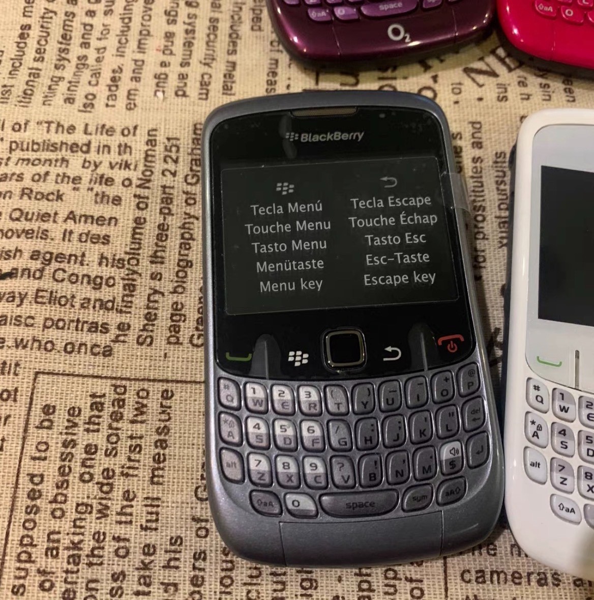 BlackBerry Curve 8520 2G Original Unlocked 2MP Bluetooth Phone 1-year warranty