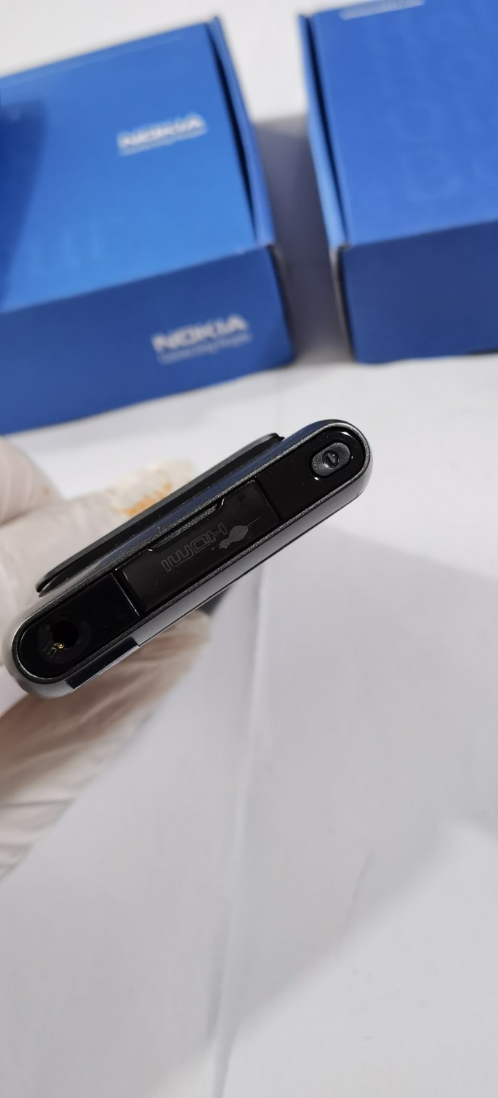 Nokia N8 Touch Screen Unlocked 12MP 3G WIFI Bluetooth Mobile phone 16GB ROM 3.5″