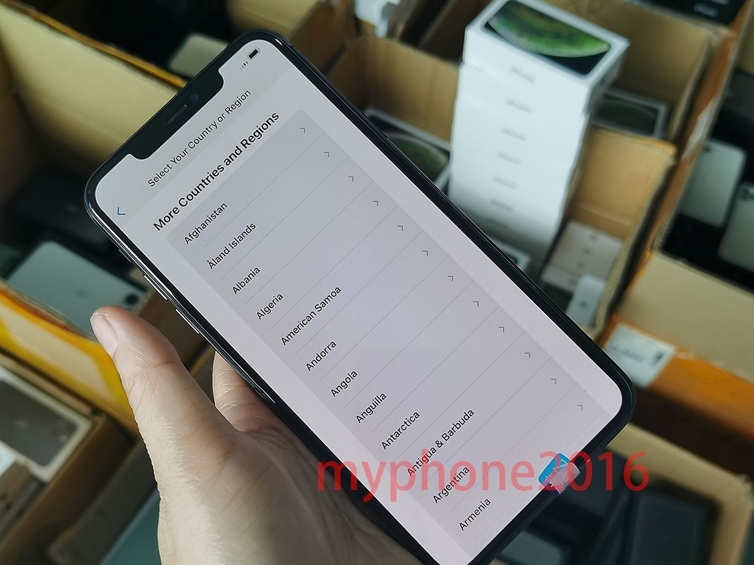 Apple iPhone 11 Pro Max Unlocked 64/256/512GB -Smartphone Good Condition