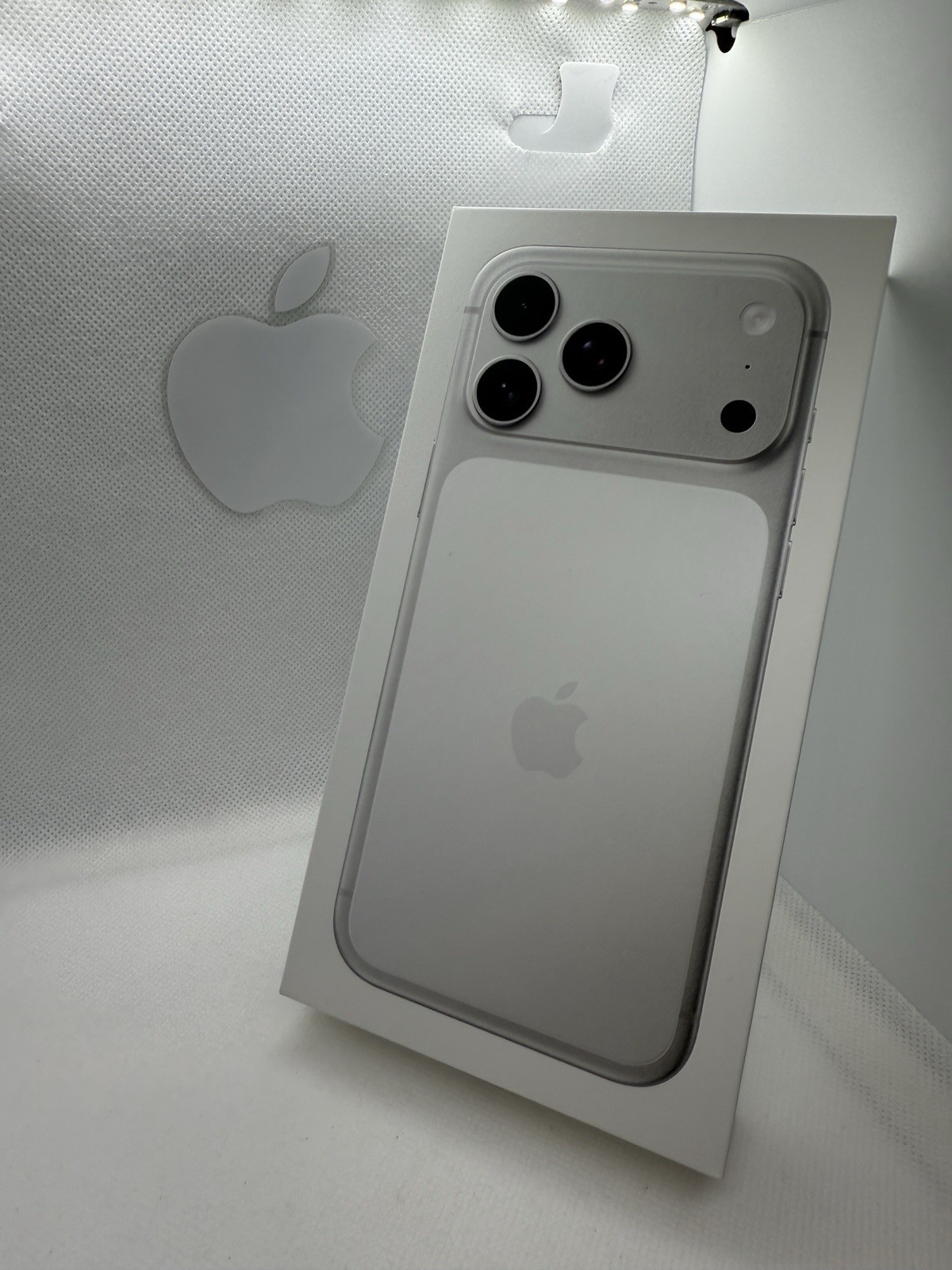 Apple IPHONE 17 Pro Max 2TB Silver A3526 immediately Available 2000GB New