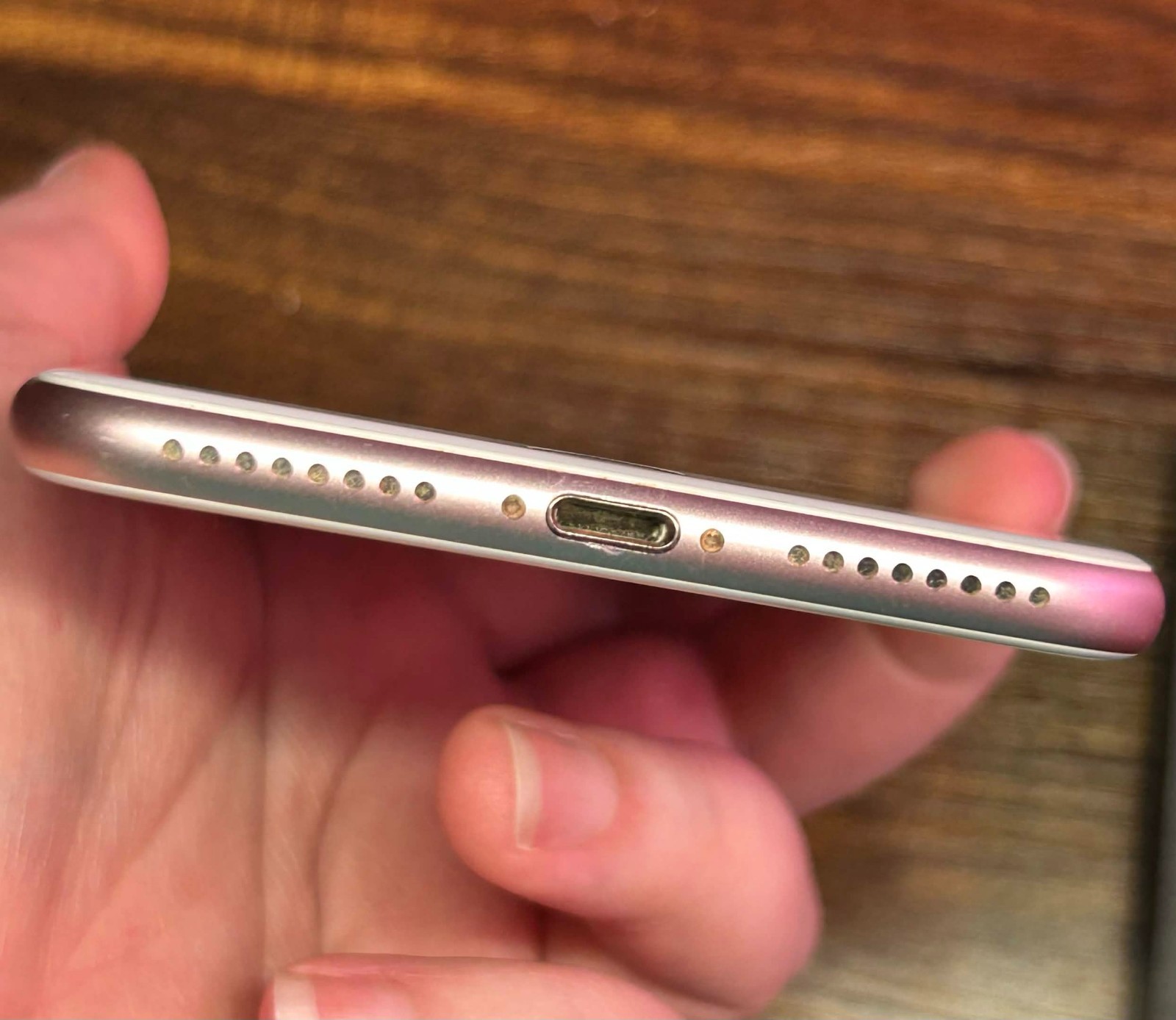 PRE-OWNED Apple iPhone 7 Plus – 32 GB – Rose Gold (Unlocked) 82% BH