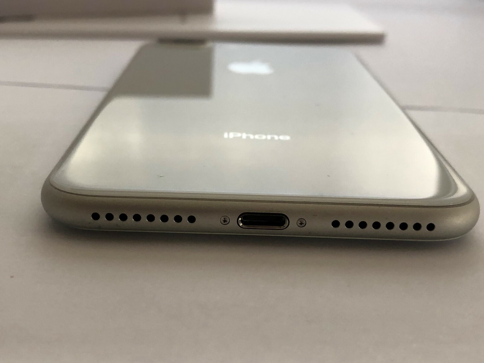 🔥 9.5 out of 10 Apple iPhone 8 Plus 64GB Silver A1864 (CDMA + GSM) MQ9E2LL/A 🔥