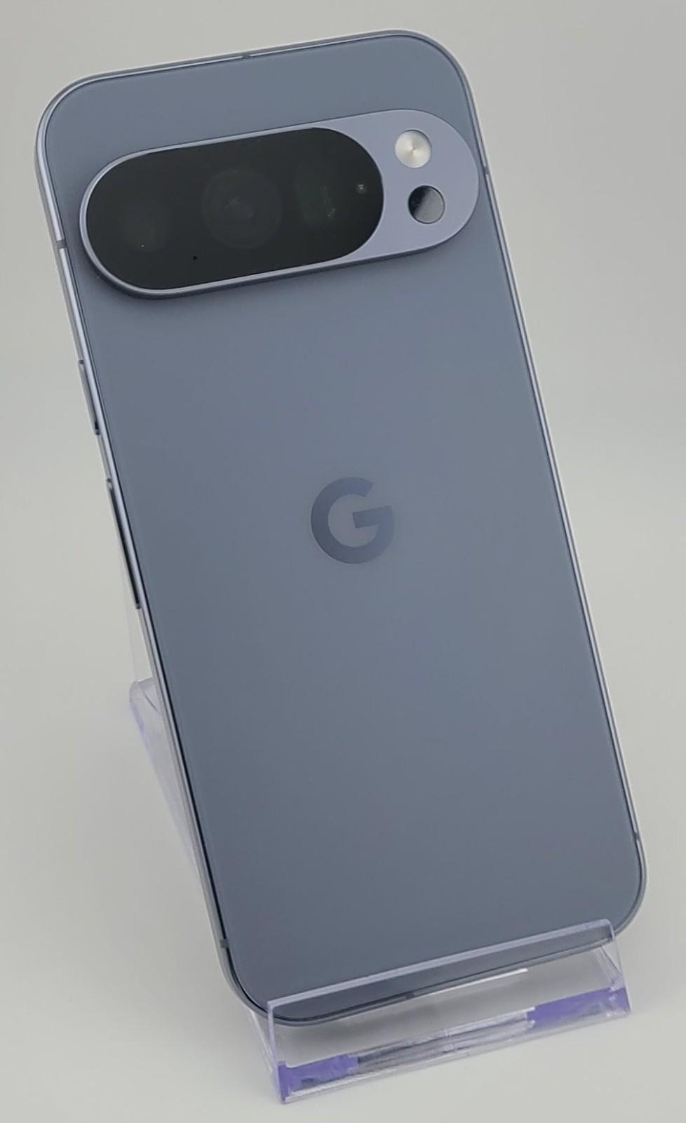 Google Pixel 10 Pro – UNLOCKED 512GB – G4QUR – Moonstone Gray – EXCELLENT Cond.