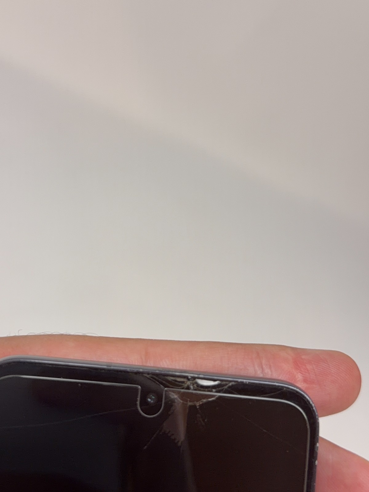 Samsung Galaxy S23 (SM-S911W) – 128GB Unlocked Black – *Cracked Screen Working*