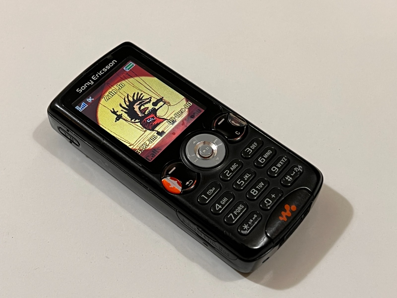 Sony Ericsson W810 – 20 MB – Satin Black (Unlocked)