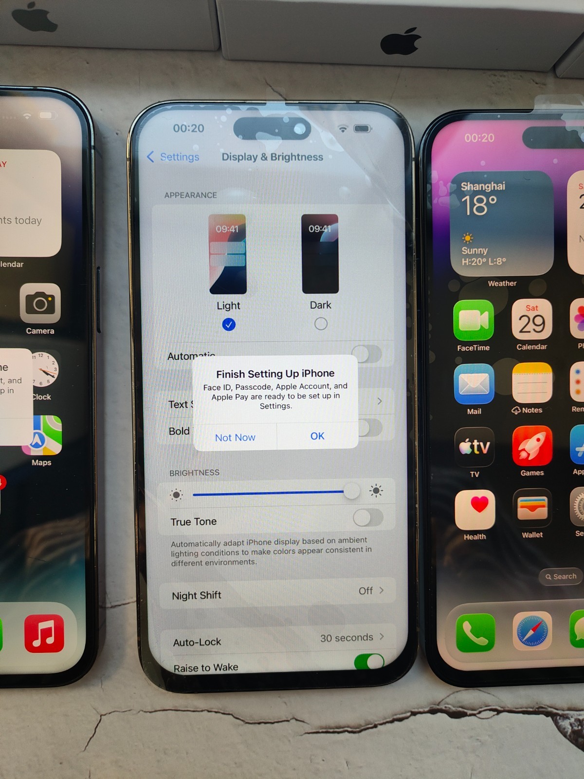 Apple iPhone 14 Pro Max 128/256/512GB 1TB Unlocked Resealed With Accessories