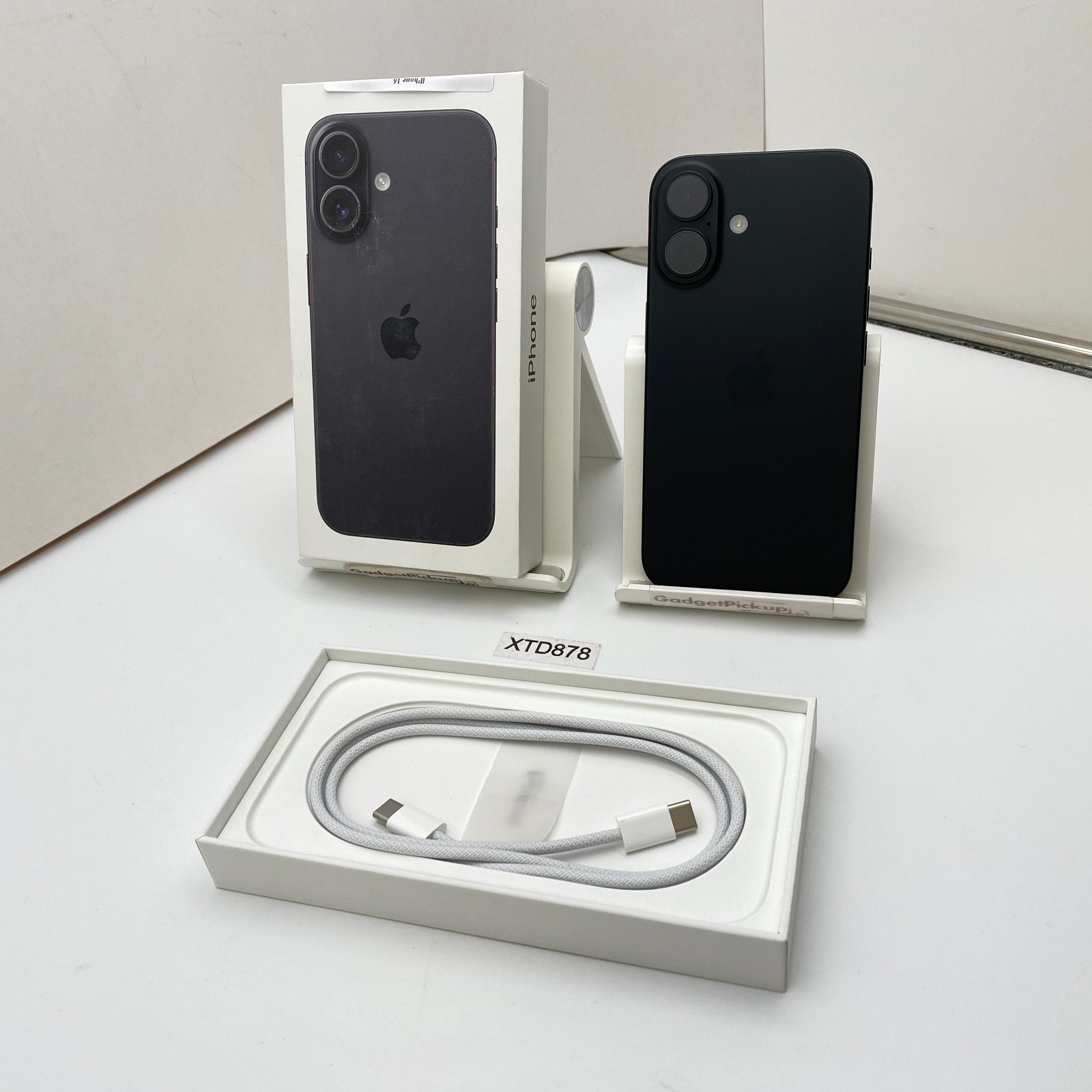 Apple iPhone 16 – 128GB – Black (AT&T/Cricket ONLY) – Open Box