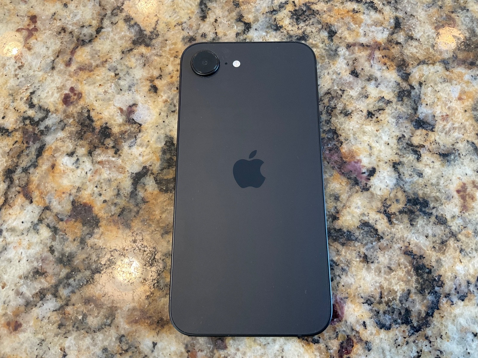 Apple iPhone 16e 128gb black Factory Unlocked, 100% battery health LN A