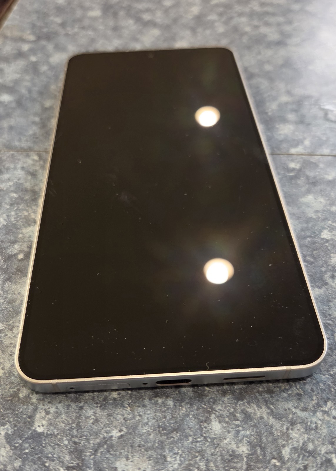 SAMSUNG GALAXY S25 EDGE – 256GB – UNLOCKED – GOOD CONDITION – TITANIUM SILVER