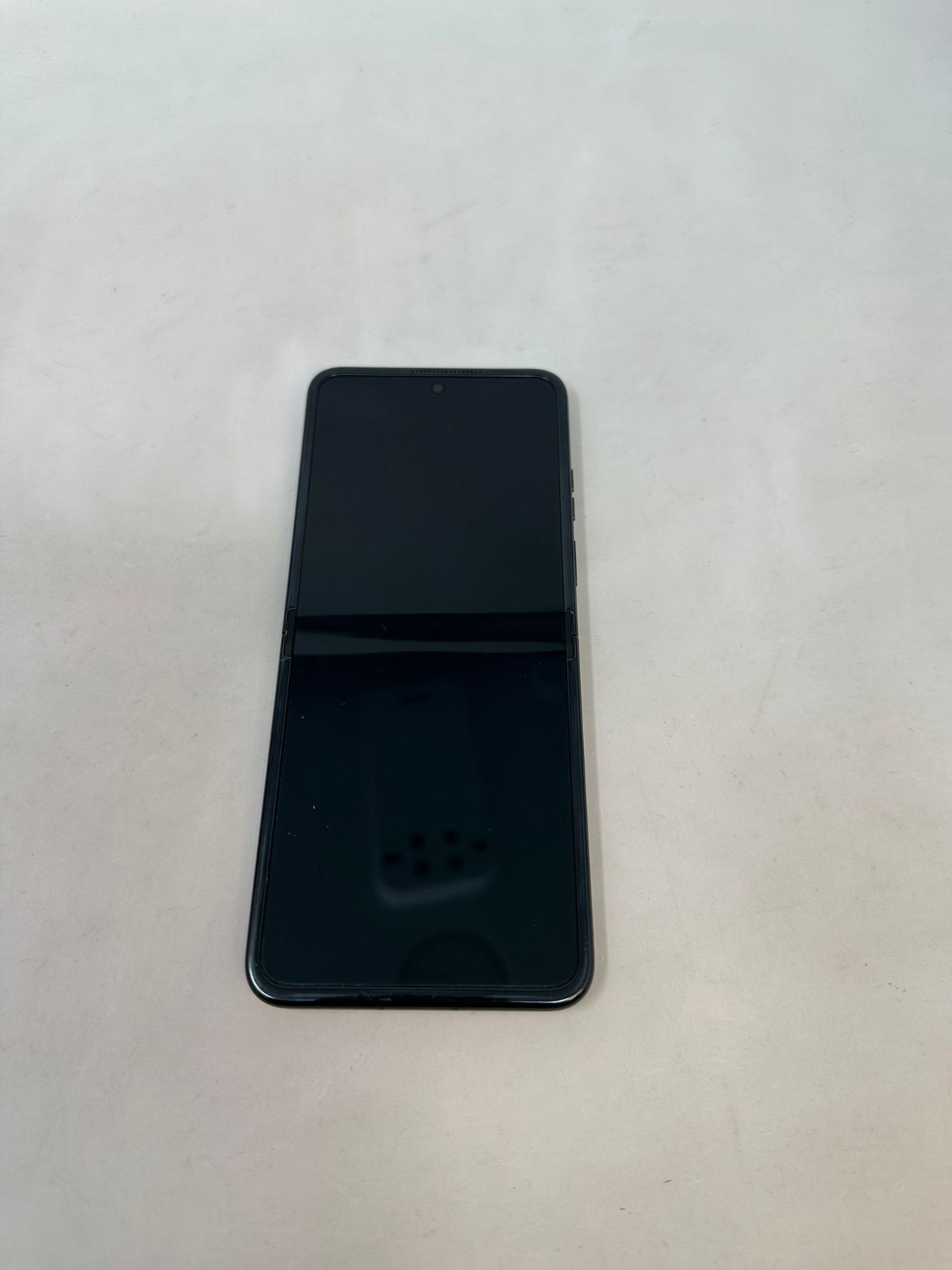 Motorola Razr 50 (2024) XT2453V 256GB 8GB Unlocked Space Gray Good Condition