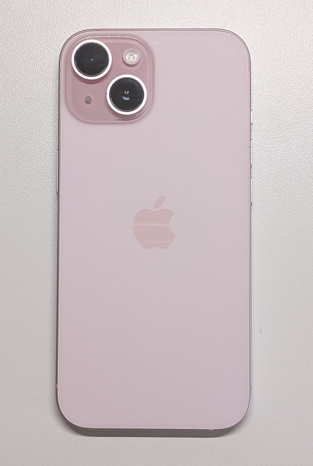 Apple iPhone 15 128GB Pink iOS 5G Bar Smartphone 12MP Camera Used