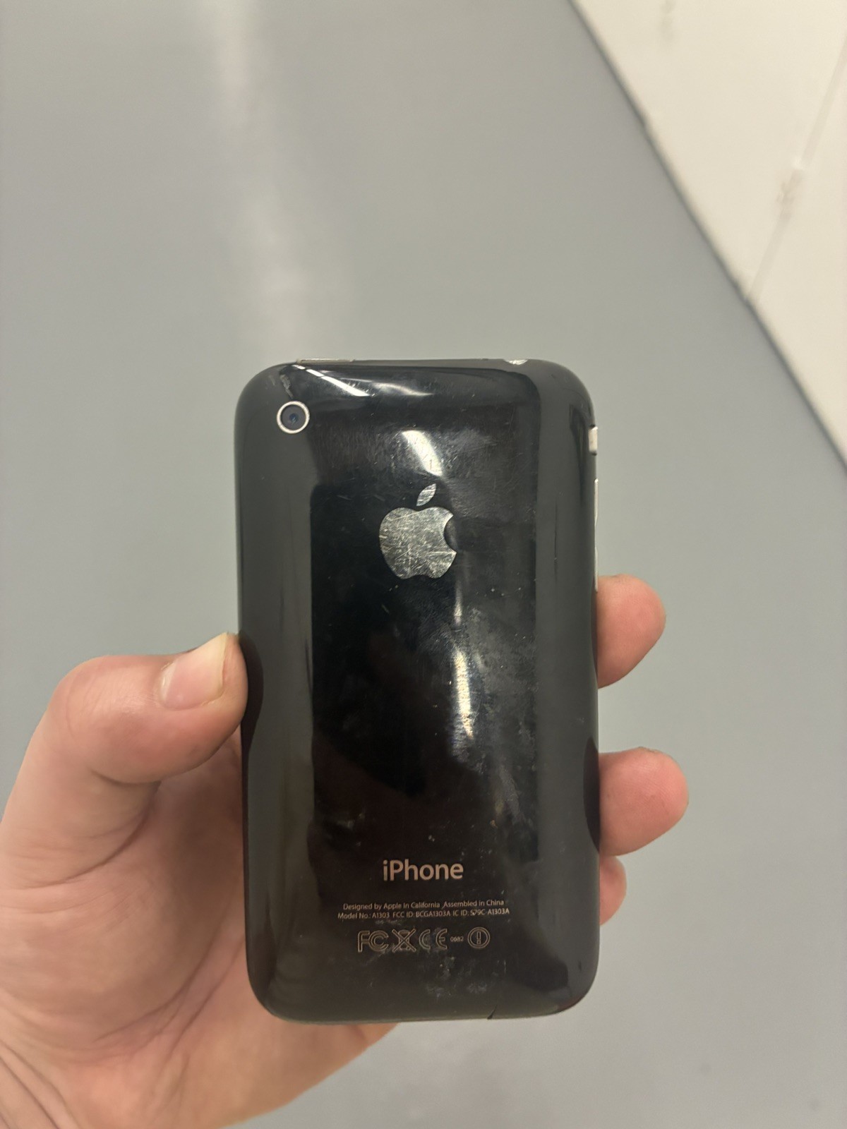 full working Unlocked Original Apple iPhone 3G – 8GB – Black A1241 (GSM) IOS3