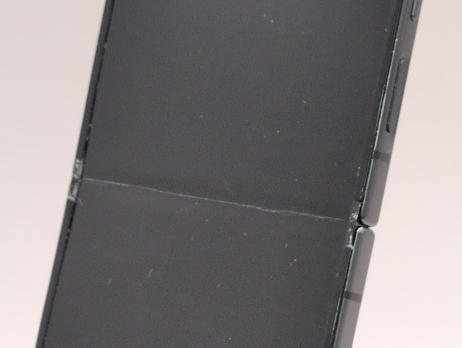 Samsung Galaxy Z Flip4 SM-F721U1 256GB Graphite Verizon Unlocked W090218