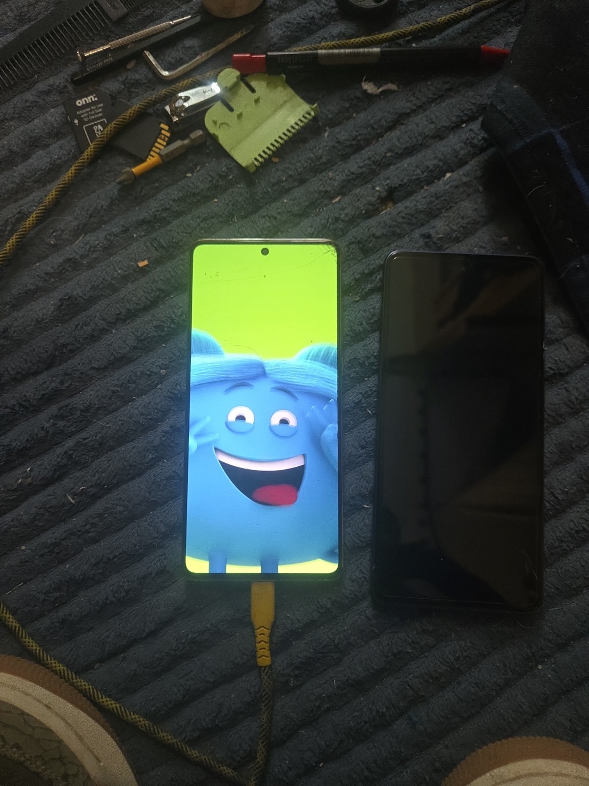 Motorola Moto G Stylus 5G 2024 – 128GB Carmel Latte – (LOCKED) *CRACKED*