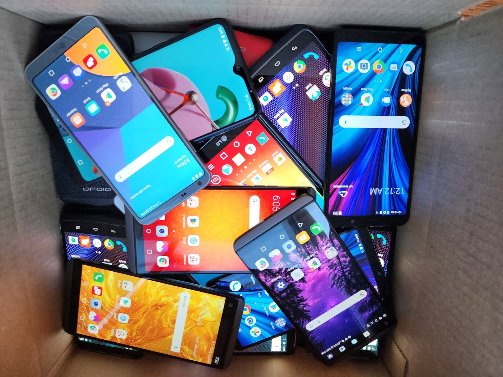 UNLOCKED Smartphone – Android