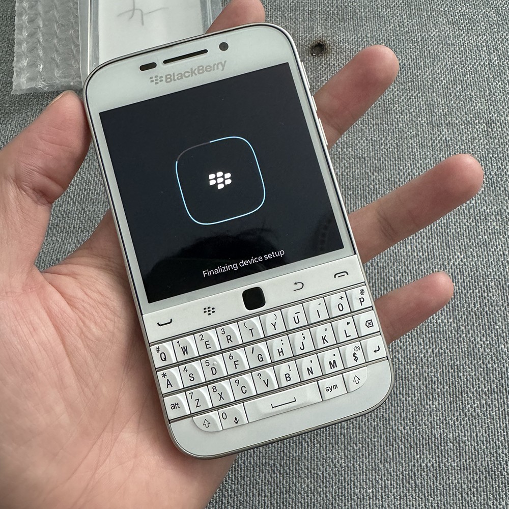 BlackBerry Classic Q20 16GB+2GB RAM Unlocked 4G LTE Qwerty Keyboard Mobile Phone