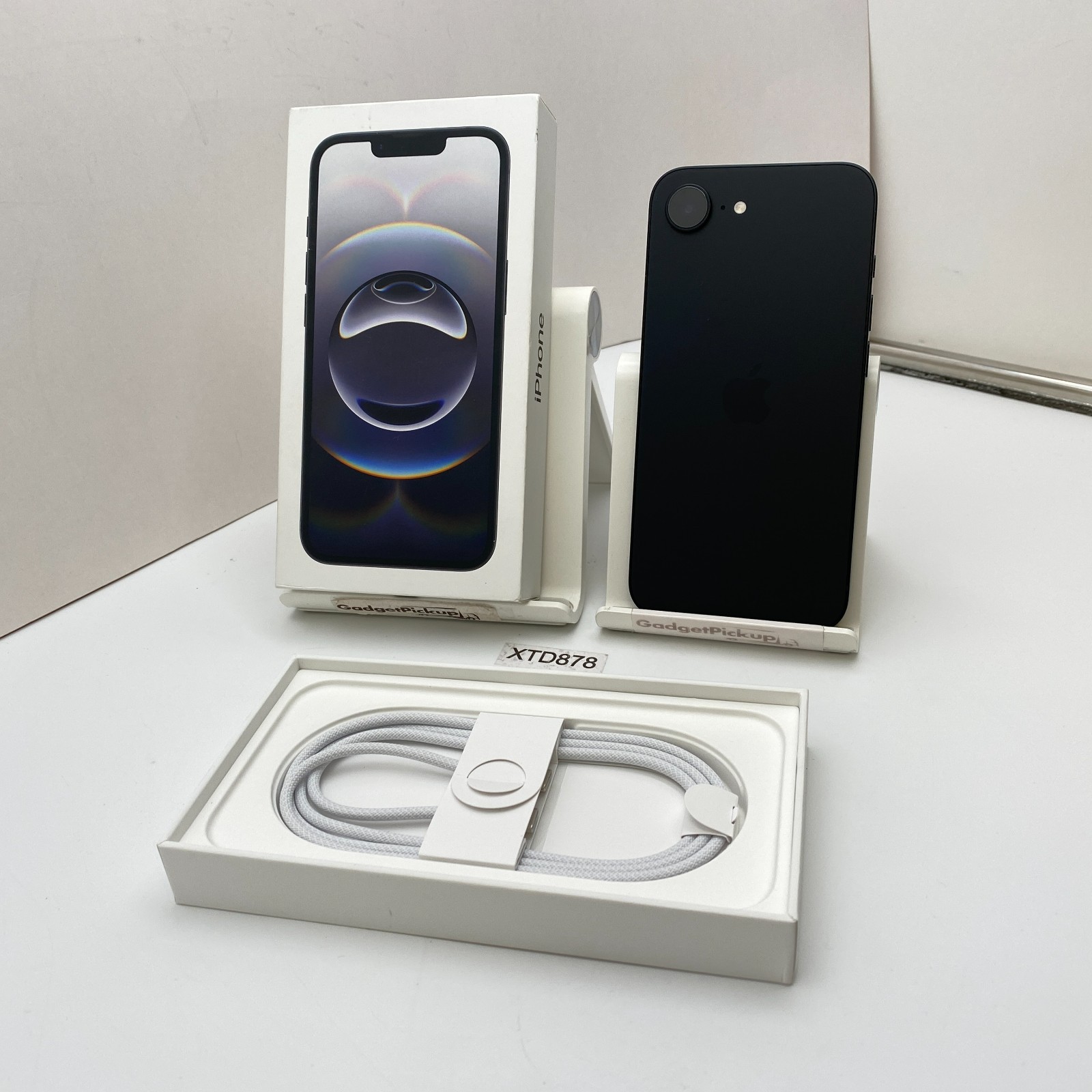 Apple iPhone 16e – 128GB – Black (AT&T/Cricket ONLY) – Open Box