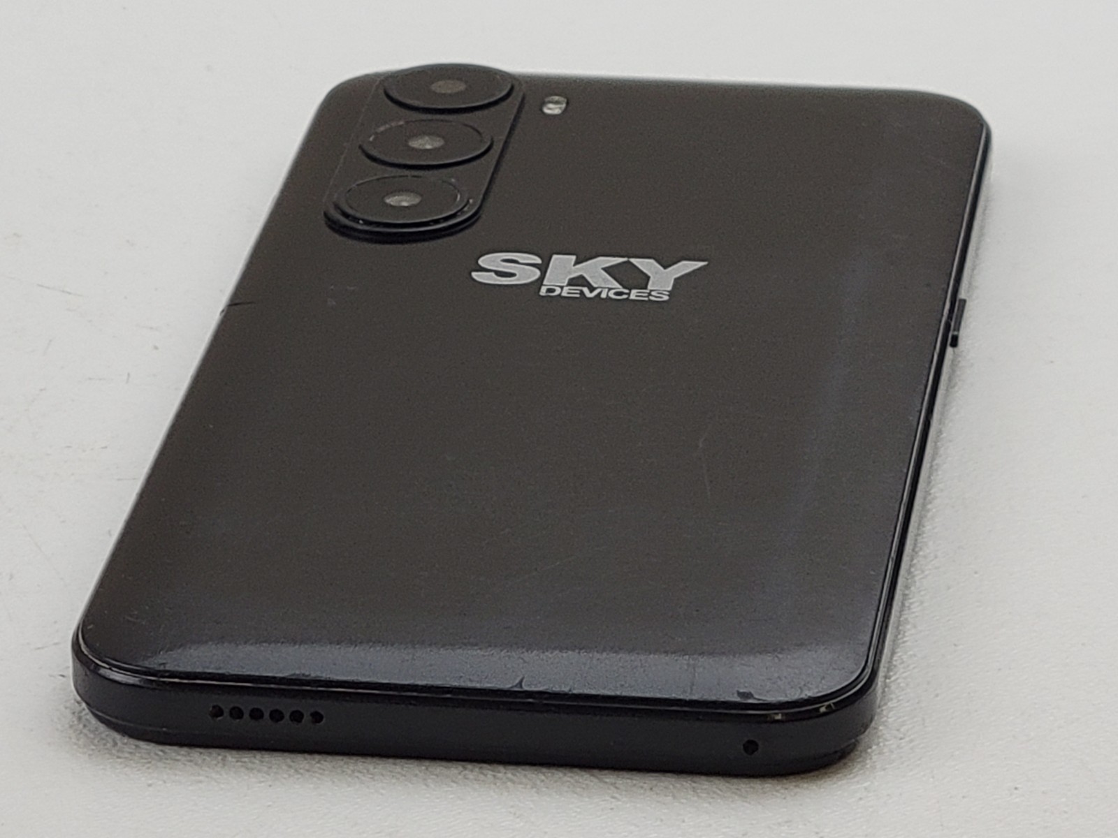 SKY Devices Elite 6Max – 32GB – (GSM Unlocked) Dual SIM – POOR CONDITION – H6433
