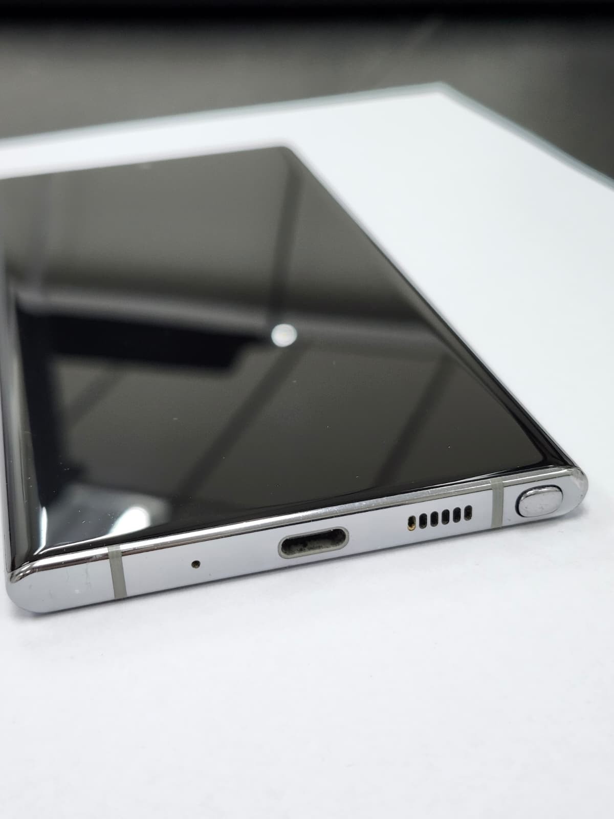 DEFECTIVE- Samsung Galaxy Note 10+ 5G – 256GB – Aura Glow – GSM Unlocked – 12715