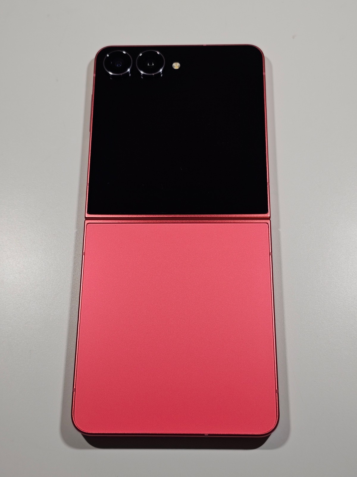 Samsung Galaxy Z Flip 7 – 256 GB – Coral red (Verizon) LCD Spot 6032 READ