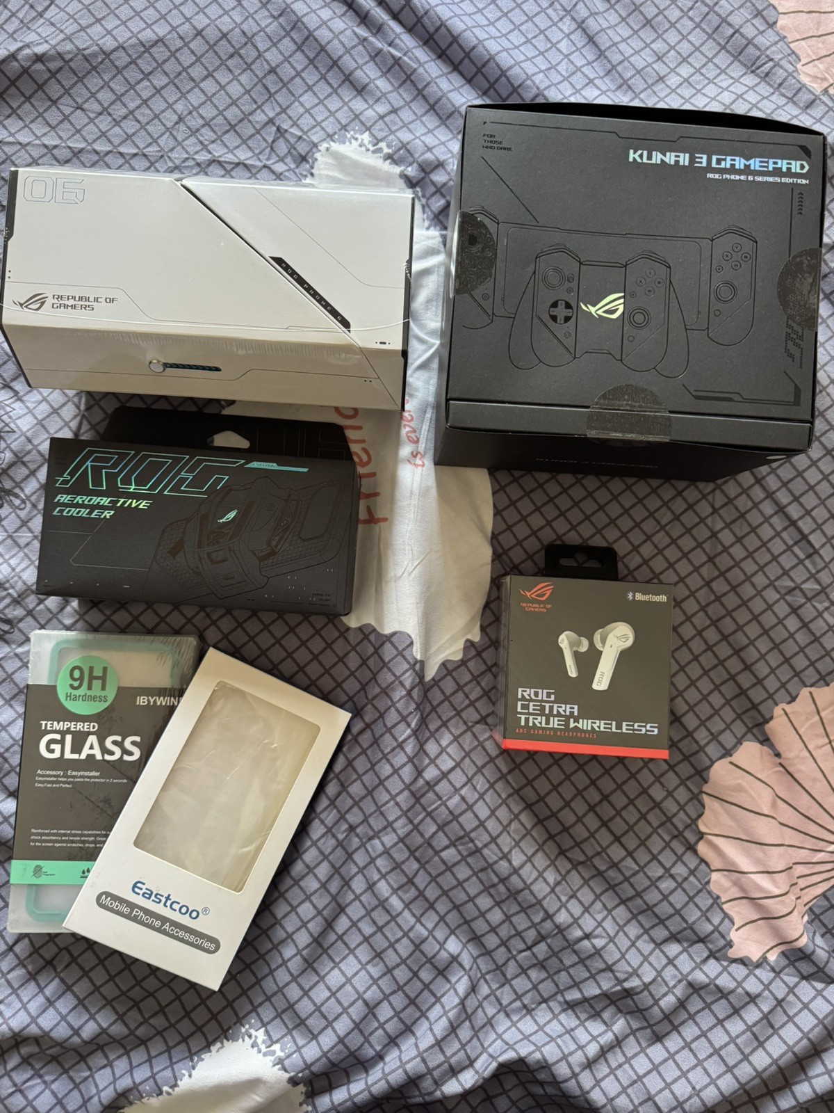 Asus Rog Phone 6 Pro Bundle (Unlocked)