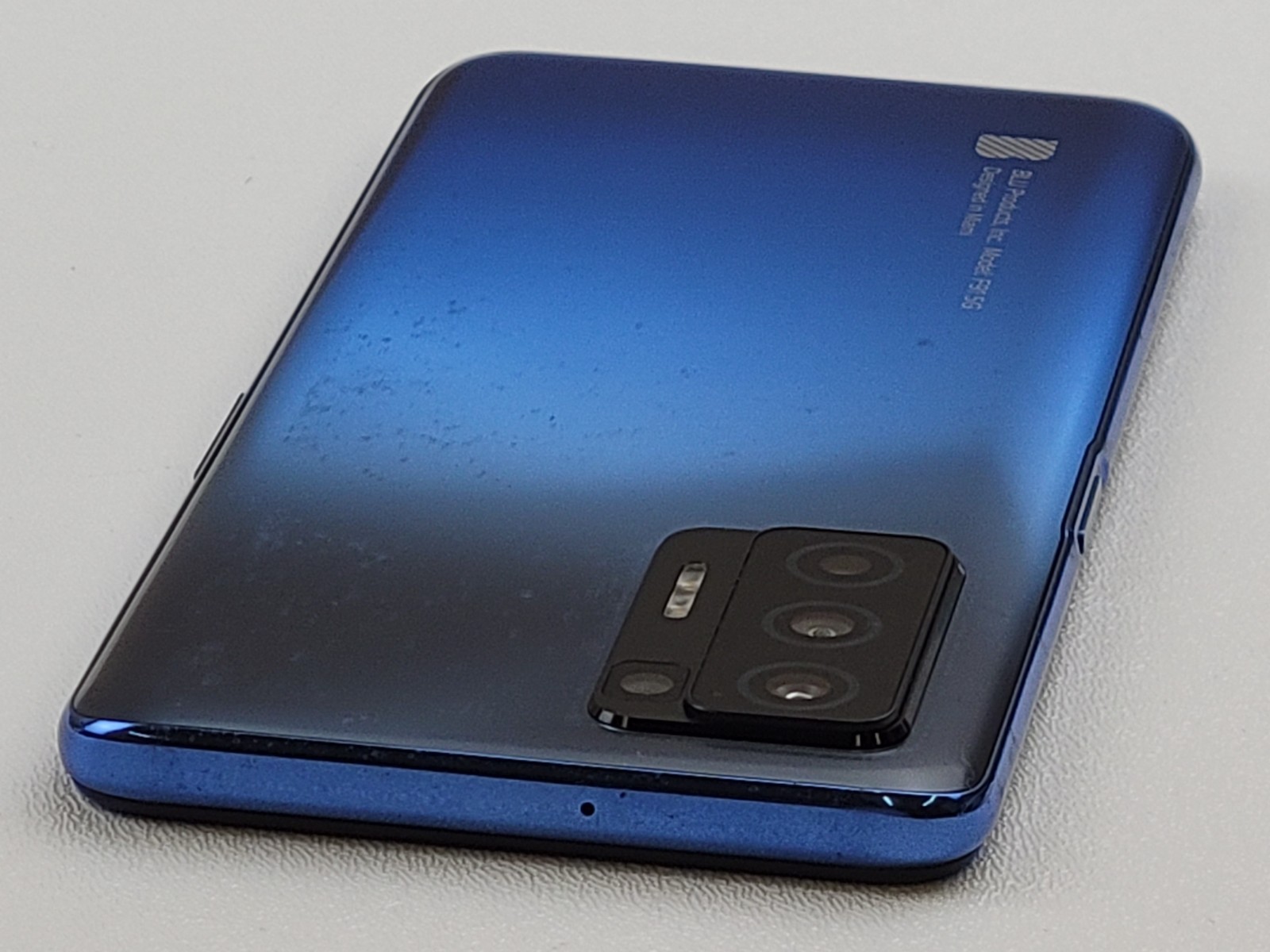 BLU F91 5G (F0030UU) 128GB – Blue (GSM Unlocked) Dual SIM – SMALL ISSUE – H7755