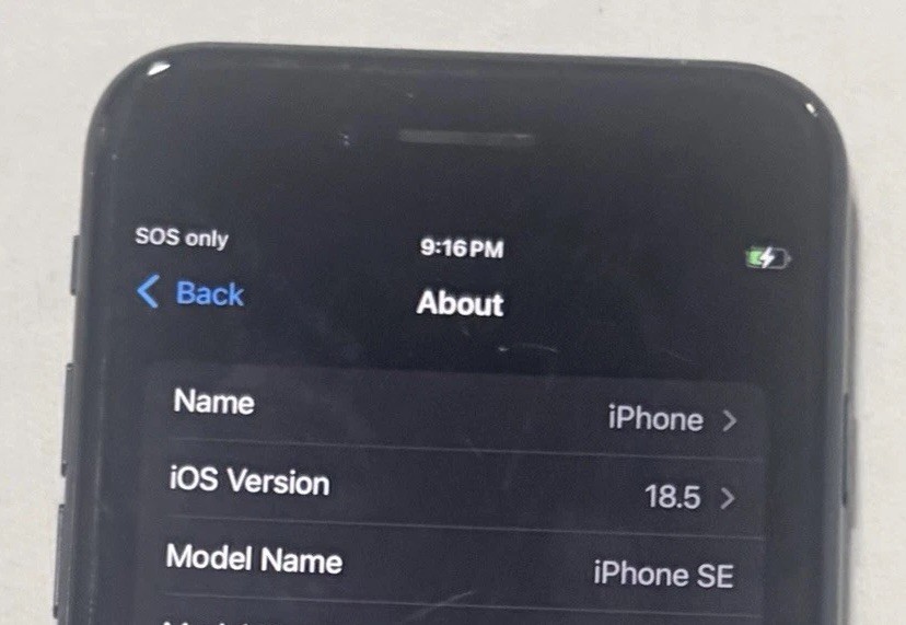 Apple iPhone SE 3rd Gen 64GB Midnight AT&T Locked 100% Battery Health