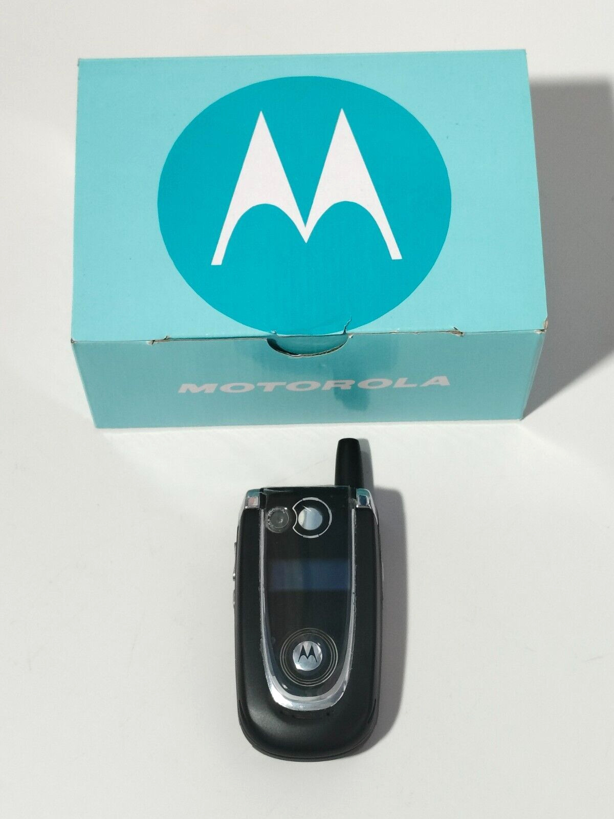 Motorola V600/V620 5 MB GSM 2G MPEG4 750 mAh cell phone