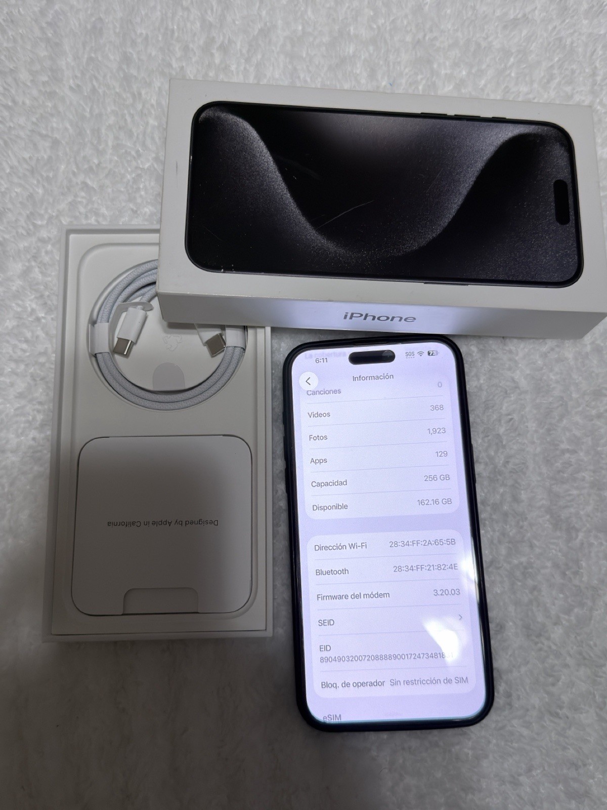 Apple iPhone 15 Pro Max 256GB Black , Unlocked BUNDLE