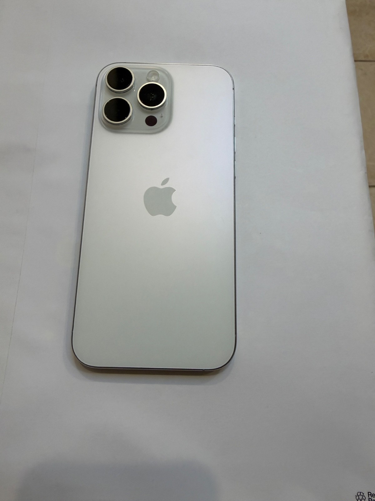 Apple iPhone 16 Pro Max – 512 GB – White Titanium (Verizon)