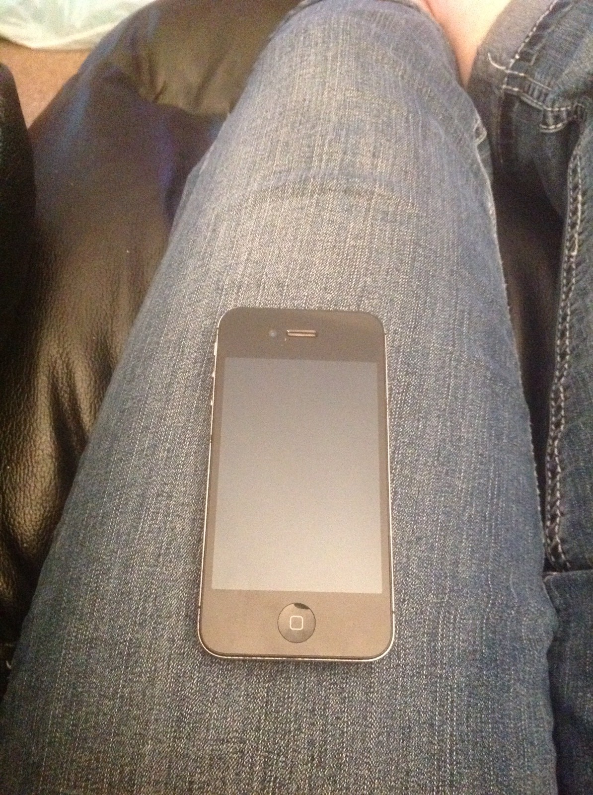Apple iPhone 4s – 16GB – Black (Verizon) A1387 (CDMA + GSM)