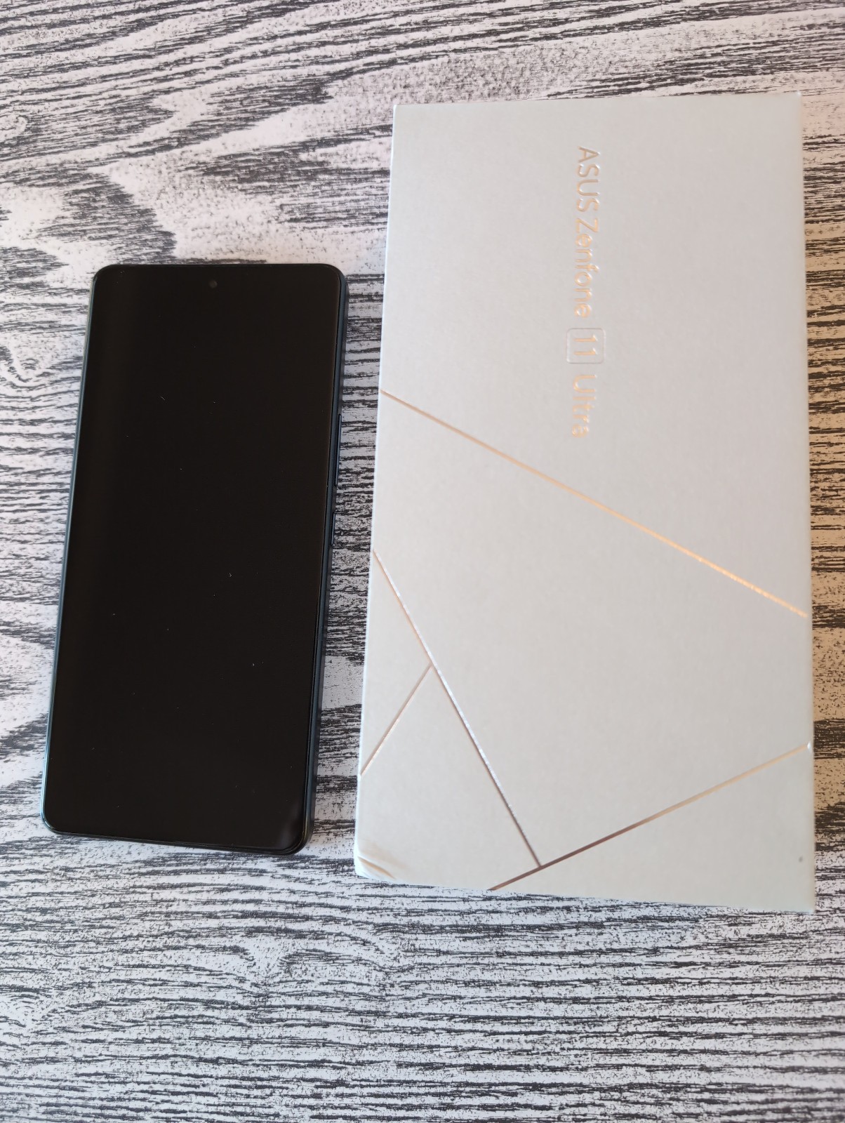 ASUS Zenfone 11 Ultra US version | 256GB | Carrier Unlocked for AT&T and TMobile