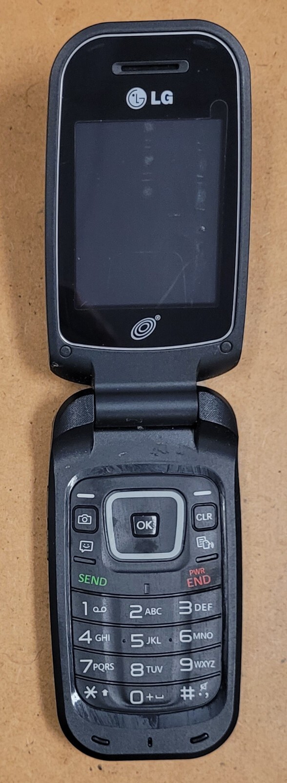LG 440G / LG440G – Black ( TracFone ) Cellular Flip Phone – Works / READ