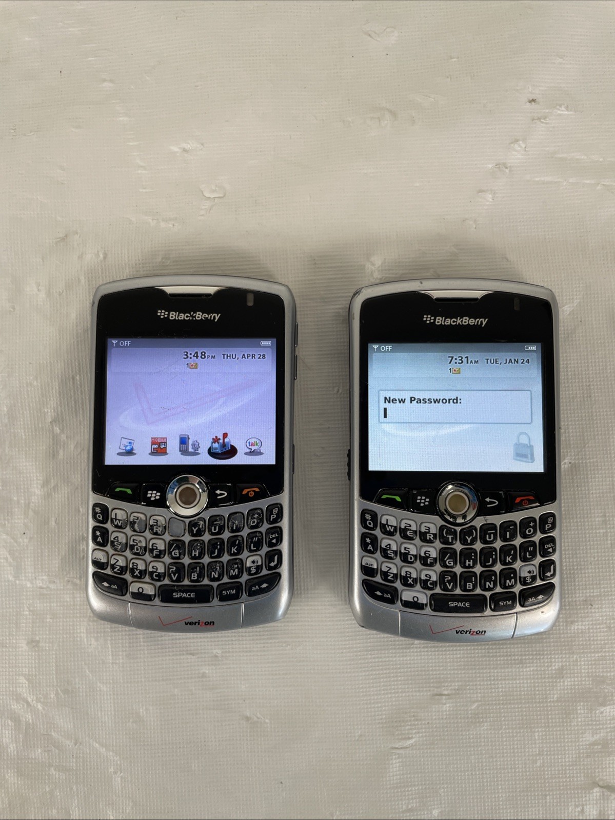 Vintage x2 BlackBerry Curve 8330 – Silver and Black ( Verizon ) See Description