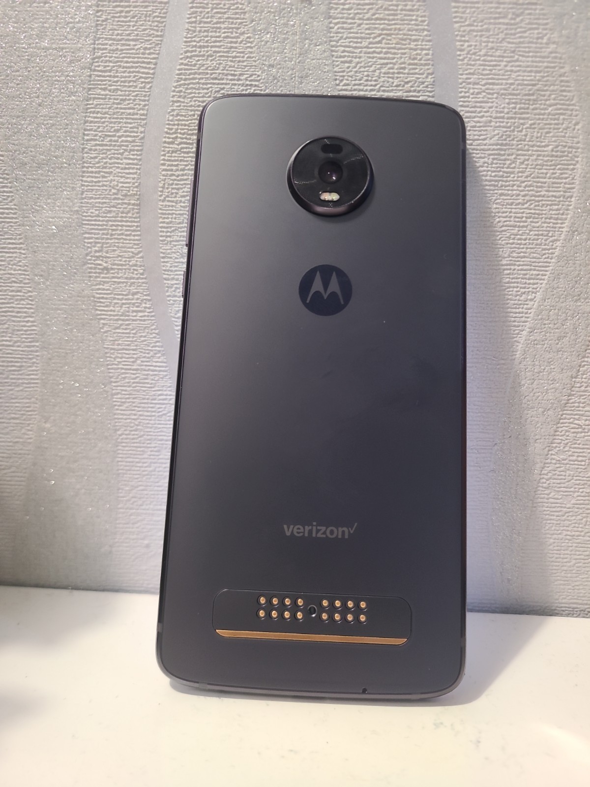 Motorola Moto Z4 4G 4GB RAM *128GB* *minor SCREEN BURN** Verizon Unlocked