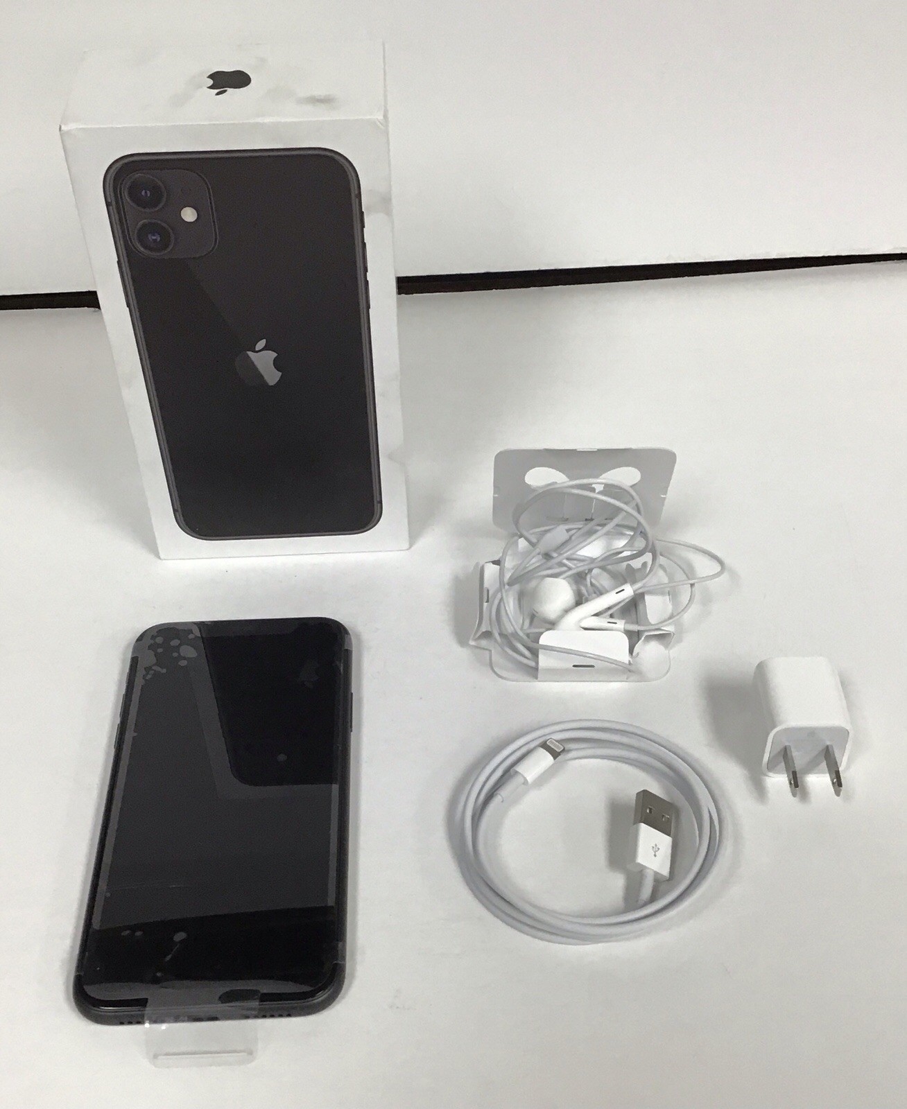Apple iPhone 11 -128 GB – Black FOR PARTS ONLY Bundle