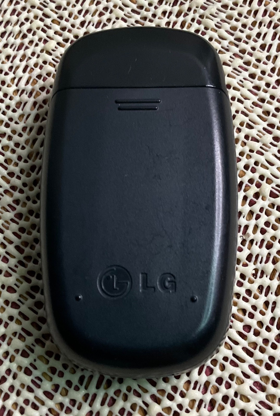 Vintage LG LG200CB Tracfone Cell Phone Flip Phone With Accessories