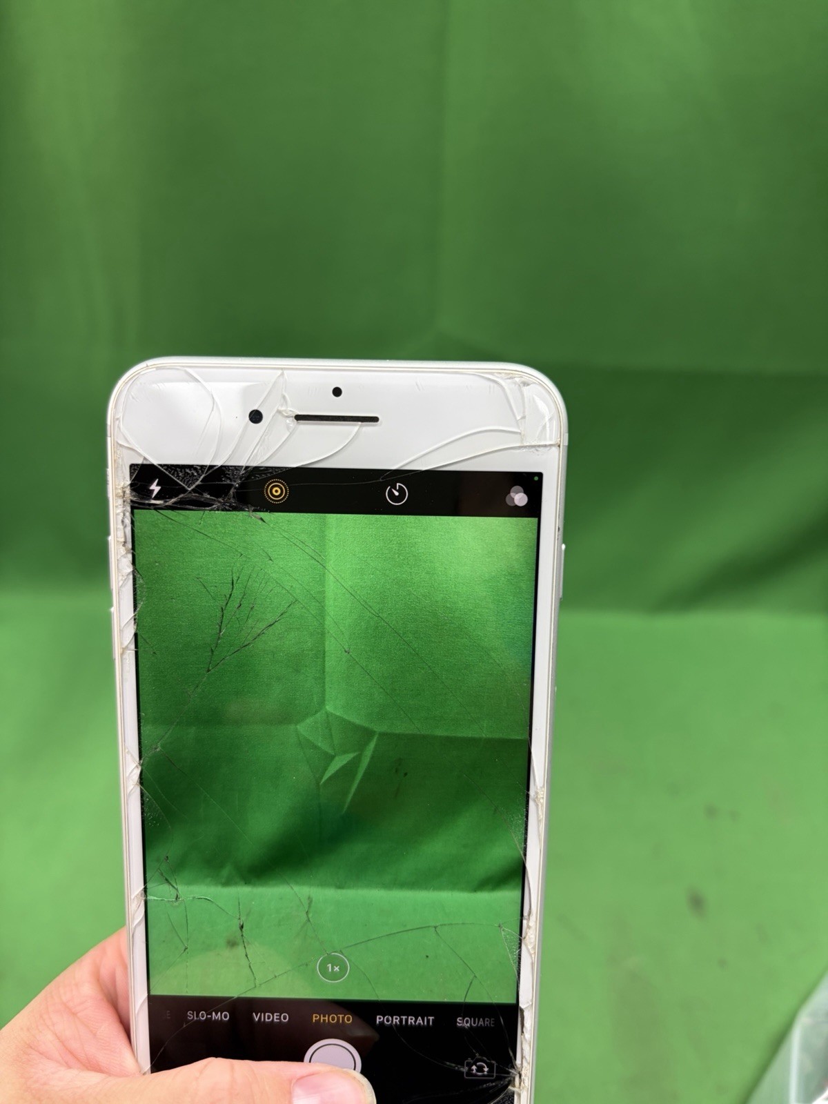 Apple iPhone 8 Plus – 256GB White *Cracks/ Marks In Photos, No Sim, Verizon*