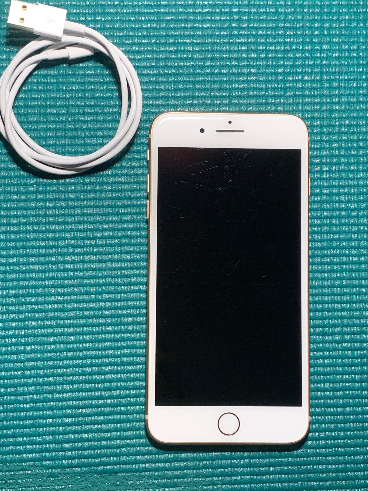 Apple iPhone 8 Plus – 256GB – Gold unlocked A1864 (CDMA + GSM)