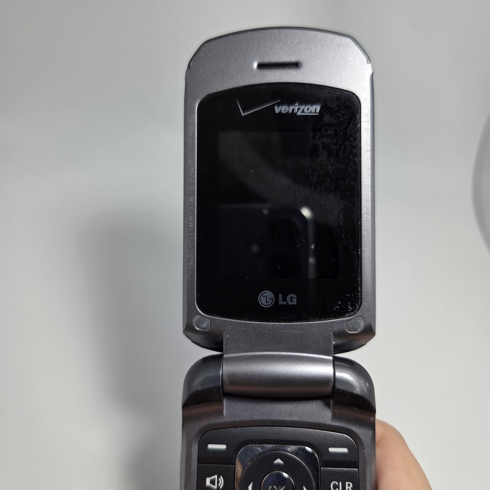 LG Accolade VX5600 – Gray ( Verizon ) Cellular Flip Phone
