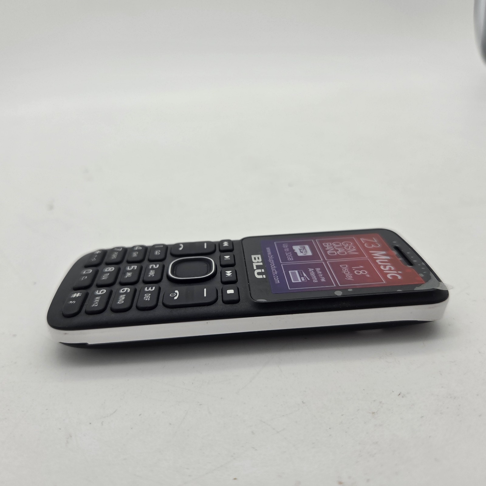 BLU Z3 Music GSM Unlocked 1.8″ Dual Sim FM Radio Cellphone – Tested Works