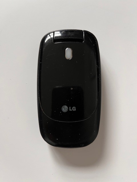 LG NTLG400GB Flip Phone Cellular Phone Black Net10 Wireless GSM