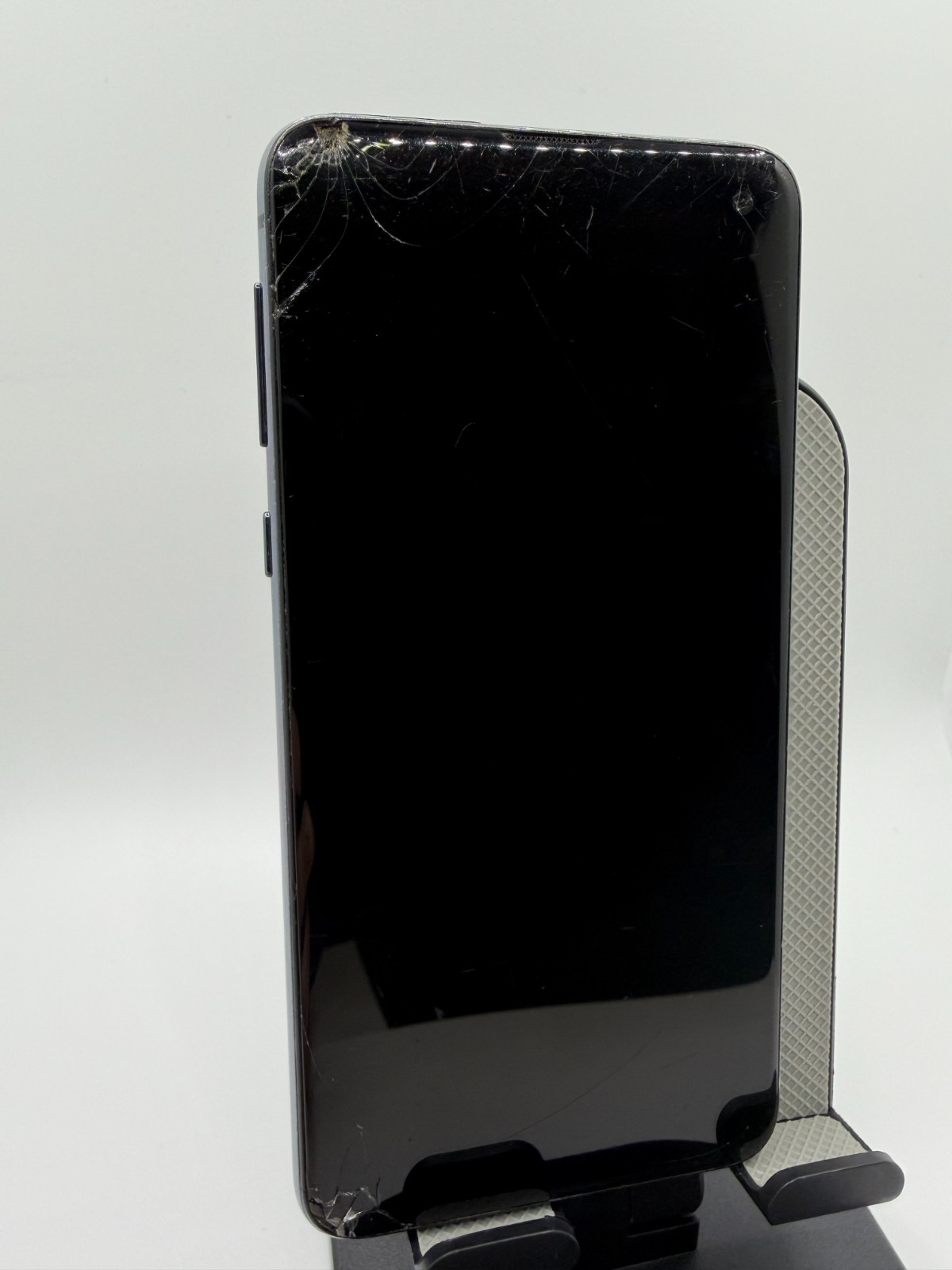 AS-IS Samsung Galaxy S10e – 256 GB – Prism Black (Unlocked)