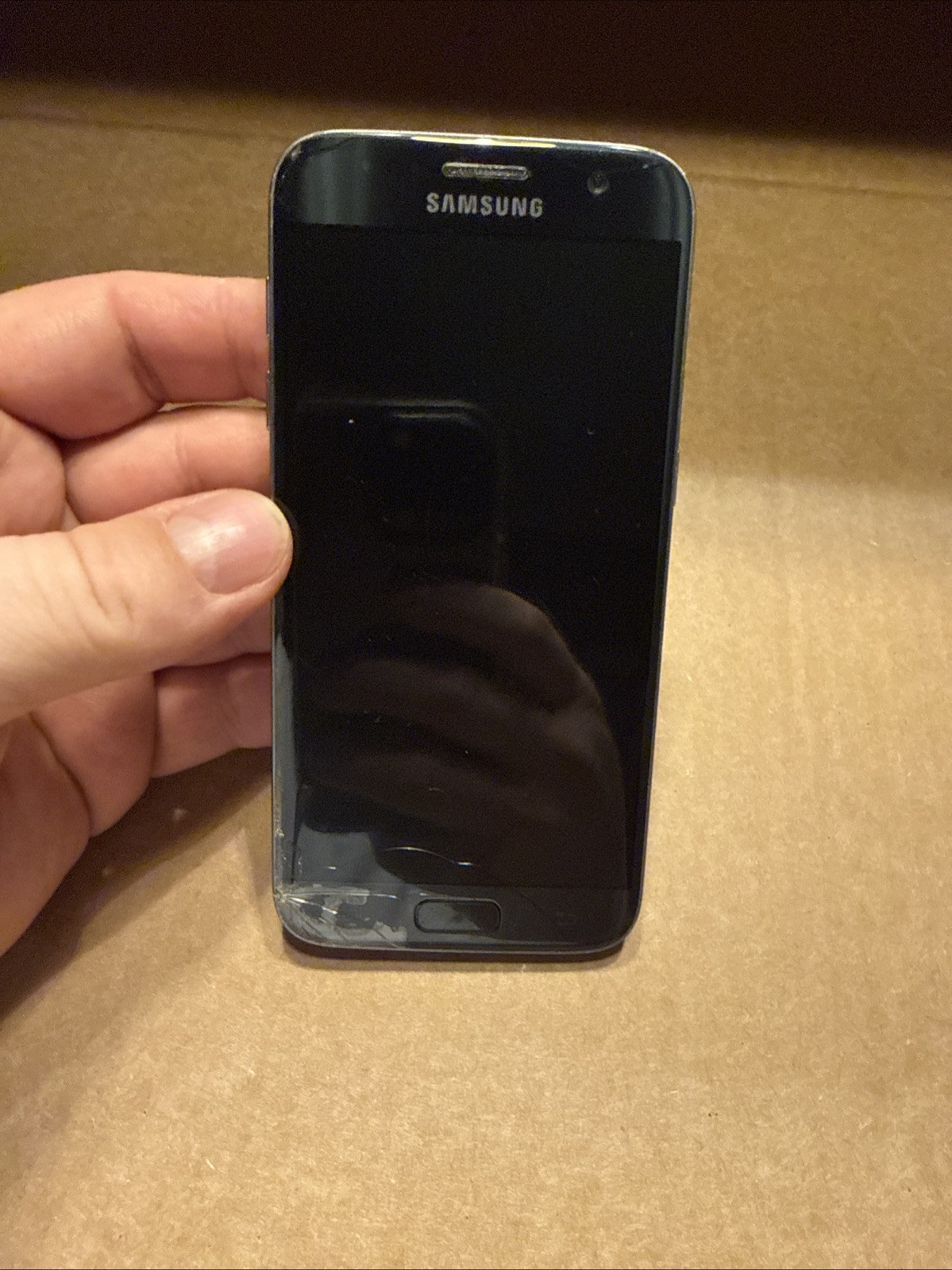 Samsung Galaxy S7 Verizon SM-G930V Black PARTS OR REPAIR AS IS CRACKED SCREEN