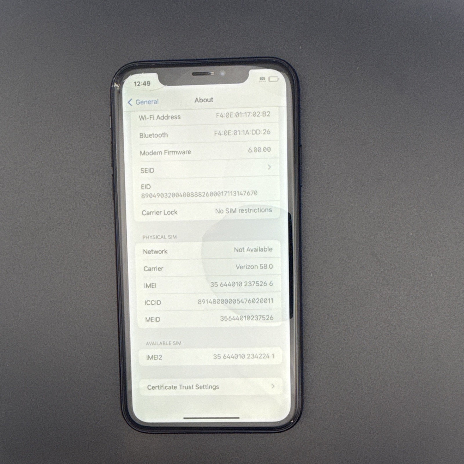 Cracked Apple iPhone XR 64GB Black Unlocked 12MP iOS Smartphone MT302LL/A